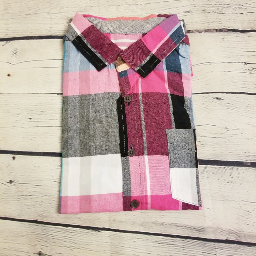 👚Boys short sleeve button down . Pink and blue - Picture 2 of 2